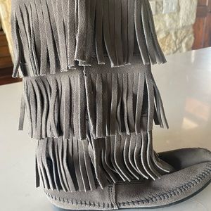 Minnetonka 3 Layer Fringe Suede Boot. Grey Size 10. Like new!